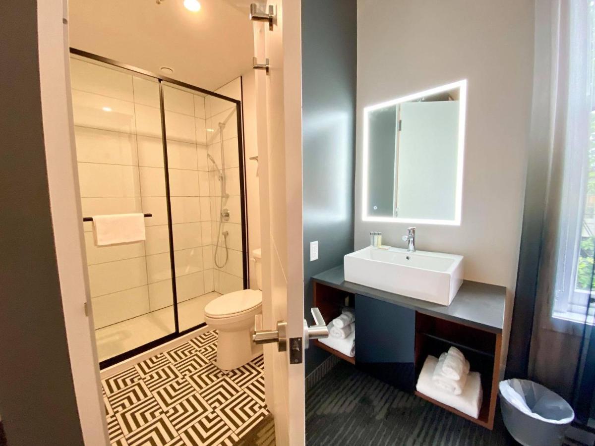 Hotel Manoir Vieux-quebec 4*