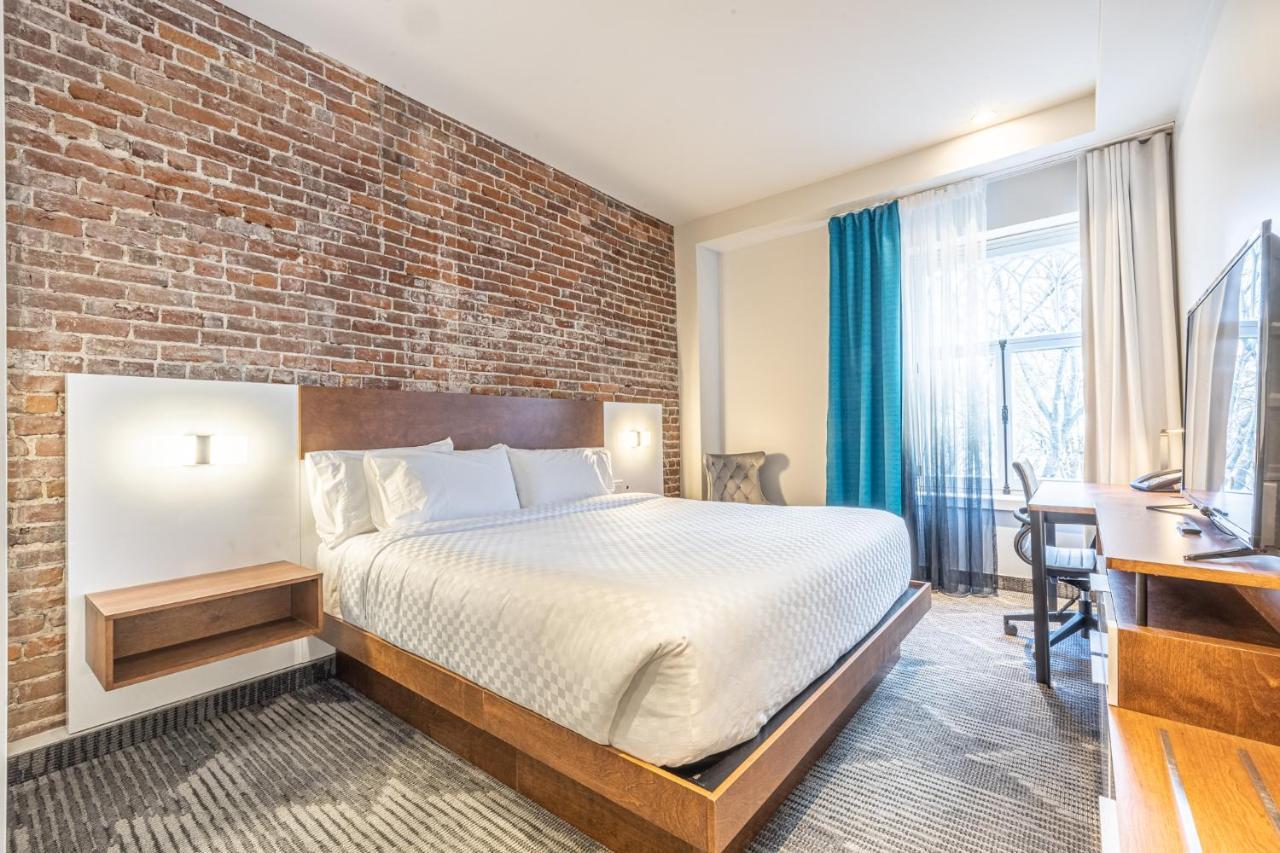 Manoir Vieux-quebec Hotel 4*