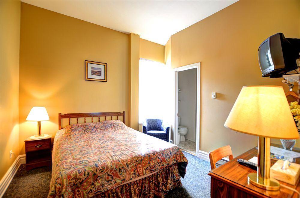 Hotel Manoir Vieux-quebec 4*