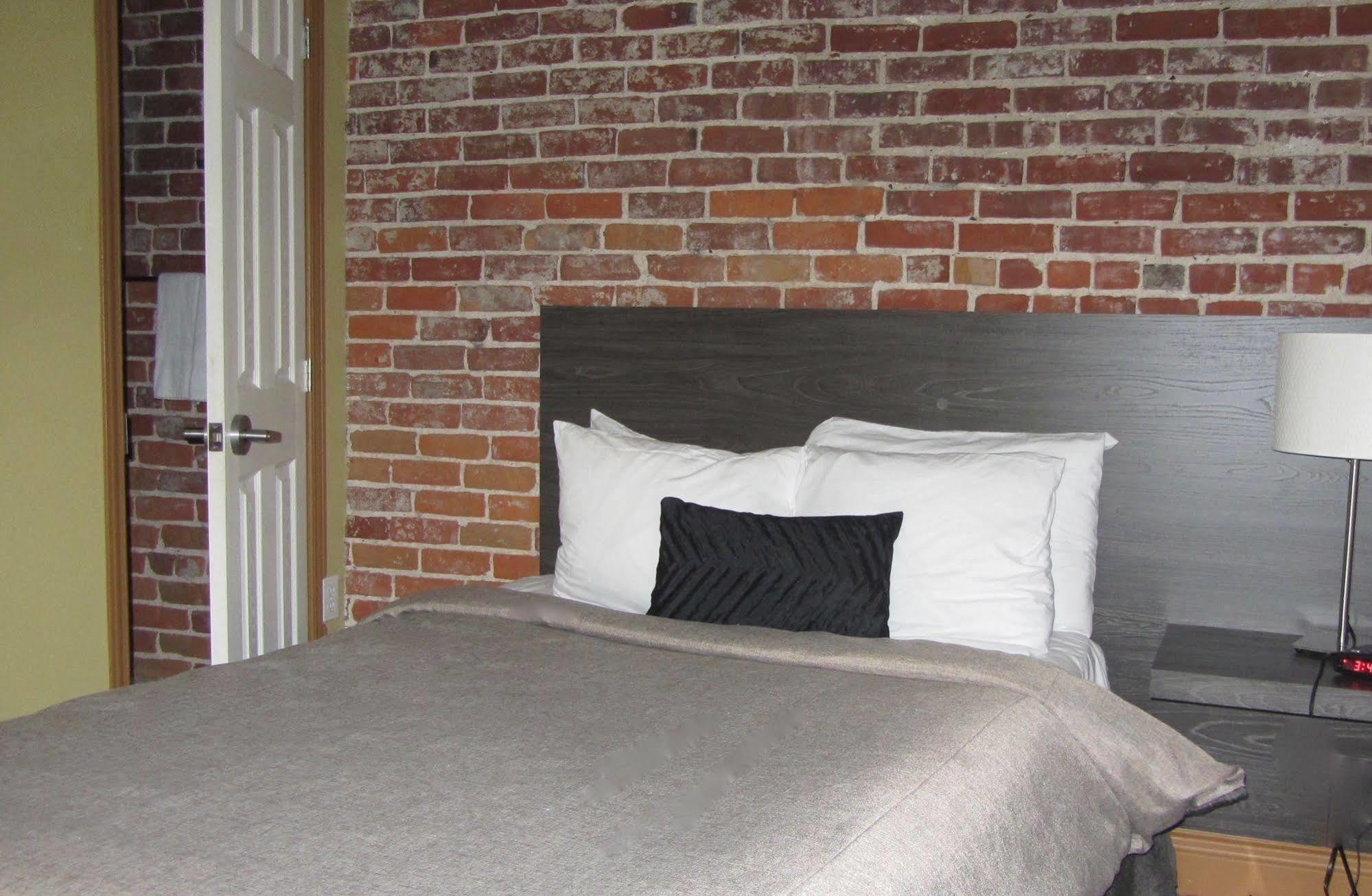 Hotel Manoir Vieux-quebec 4*